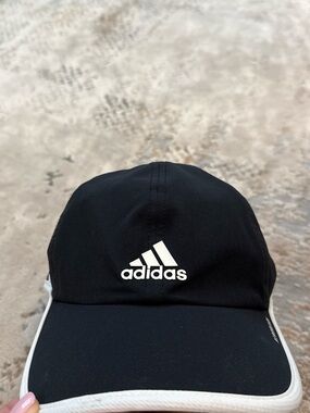 Adidas hat never worn once